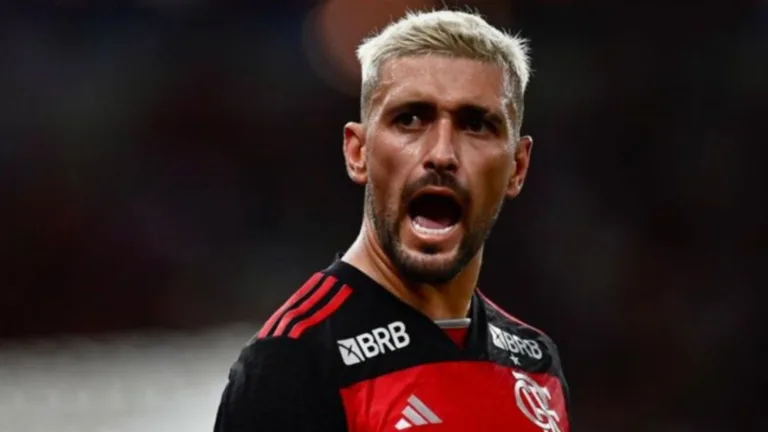 Alexandre Mattos vê Arrascaeta abaixo ao eleger o melhor camisa 10 do Brasileirão hoje