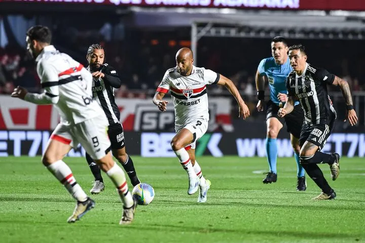 Vampeta, Flávio Prado e Muller elegem classificado em Atlético-MG x São Paulo