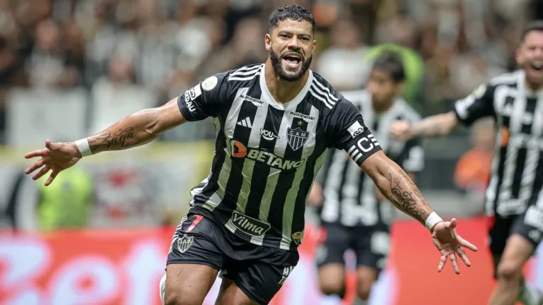 Heverton Guimarães descarta Hulk ao escolher o maior da história do Atlético-MG