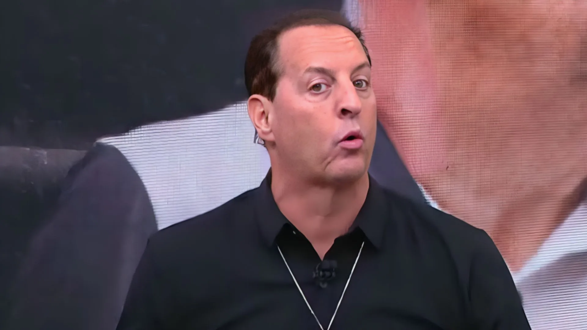 Benja não pipoca e diz quem foi melhor entre Romário e Ronaldo