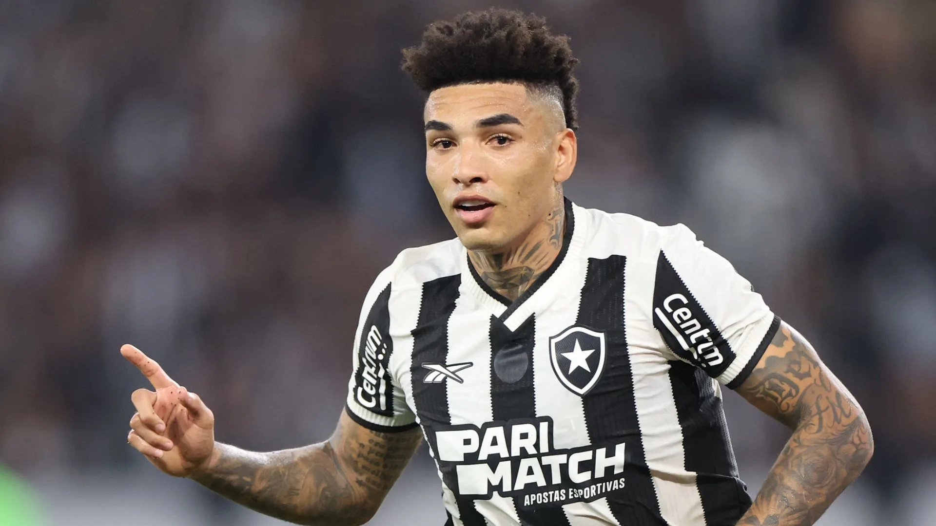 Igor Jesus, do Botafogo, elege dois rivais complicados de bater no Brasil