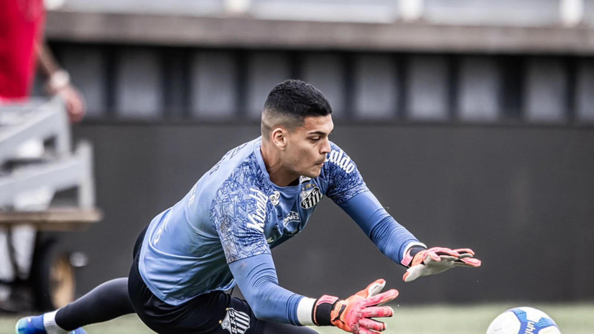 Goleiro do Santos ‘intima’ torcedores para confronto contra o Brusque pelo Brasileirão Série B