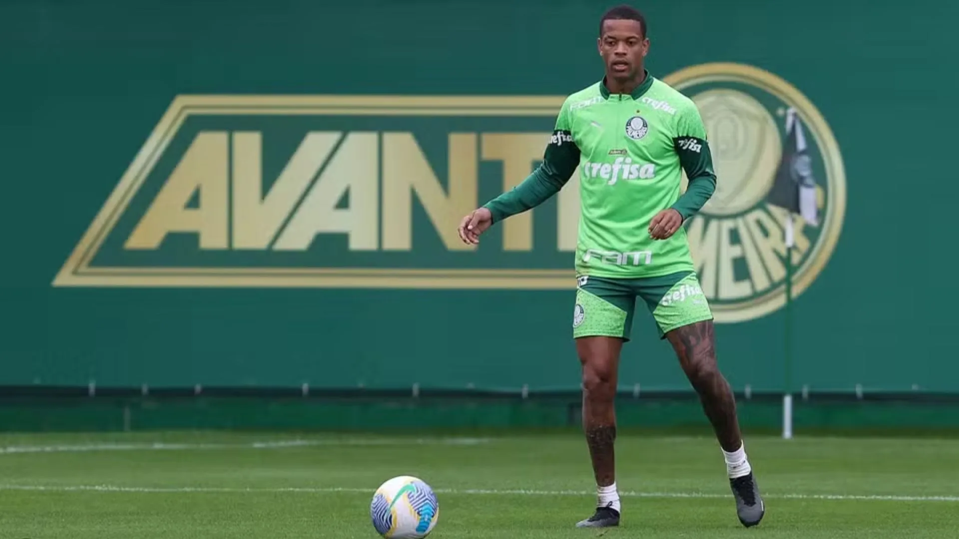 Casagrande cobra Palmeiras sobre Caio Paulista e lembra atitude do SPFC com acusação semelhante