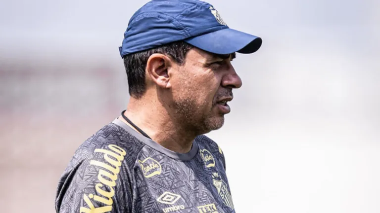 Permanência de Carille no Santos é explicada por presidente: “Mudança precisa ser benéfica”
