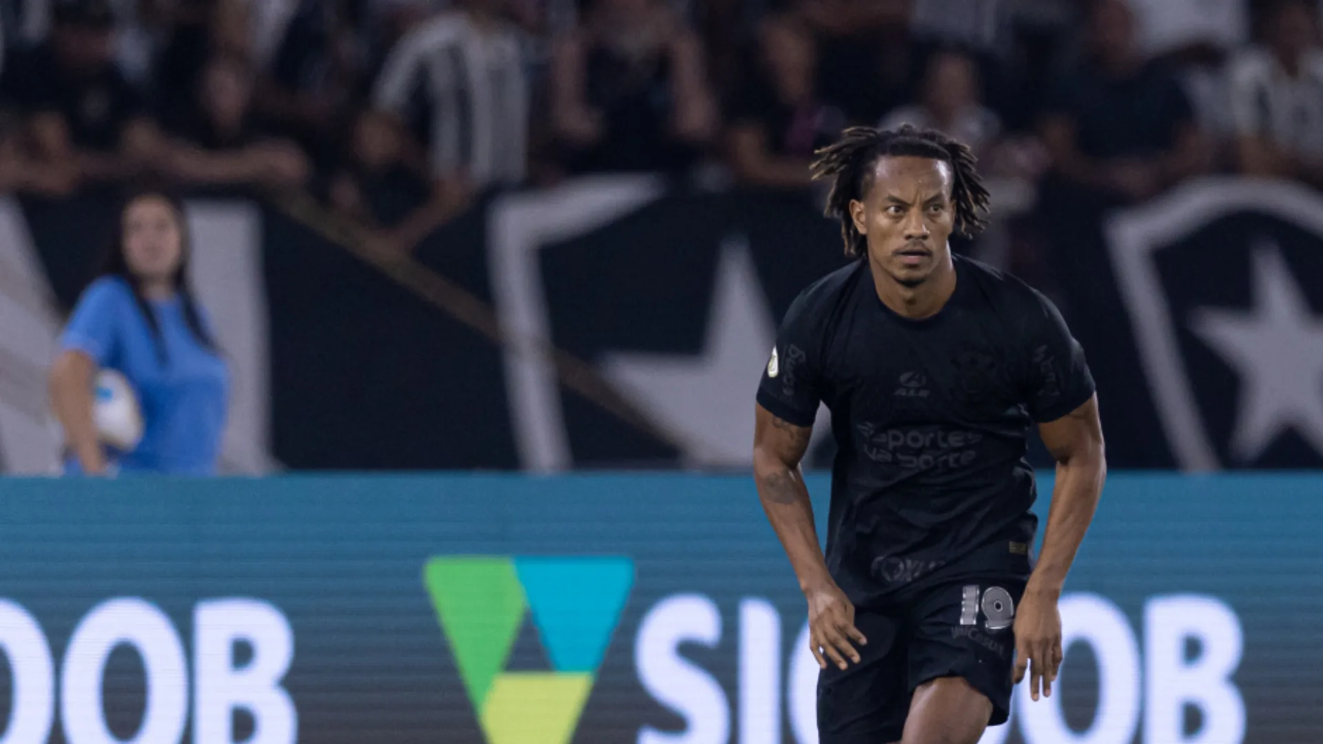 Craque Neto e Souza elogiam apresentação de Carrillo no Corinthians: “É bom de bola”