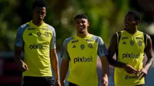 Rizek lista quem do Flamengo não jogaria em Botafogo e Palmeiras