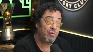 Casagrande elege time com status de “rolo compressor” no Brasil: “Atropela”