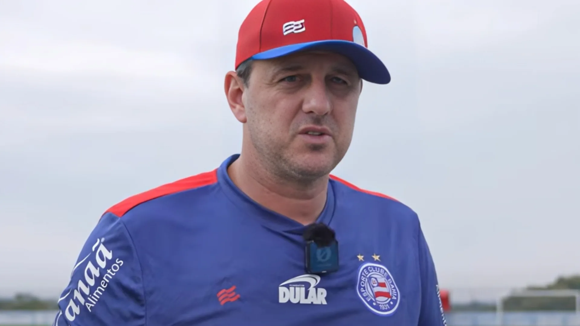 Rogério Ceni indica atacante diferenciado no futebol brasileiro hoje