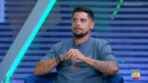 Cicinho aponta time que pode não ganhar nada no futebol brasileiro