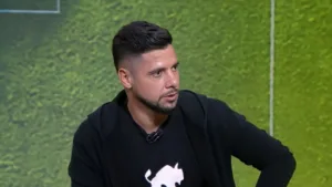 Cicinho explica por que James Rodríguez não deu certo no SPFC: “Tinha informações”