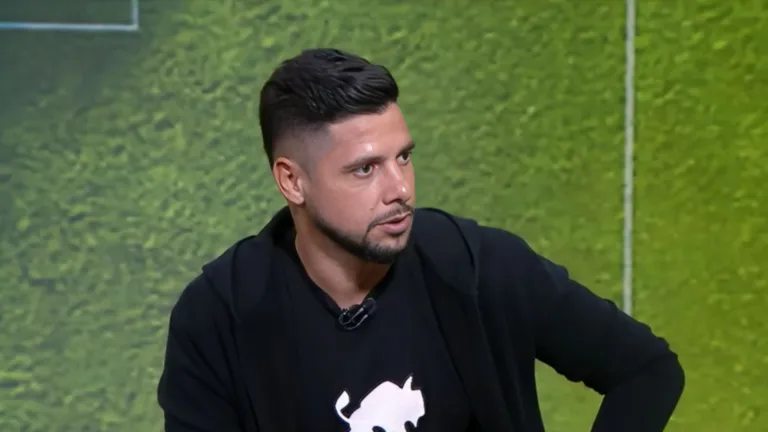 Cicinho explica por que James Rodríguez não deu certo no SPFC: “Tinha informações”