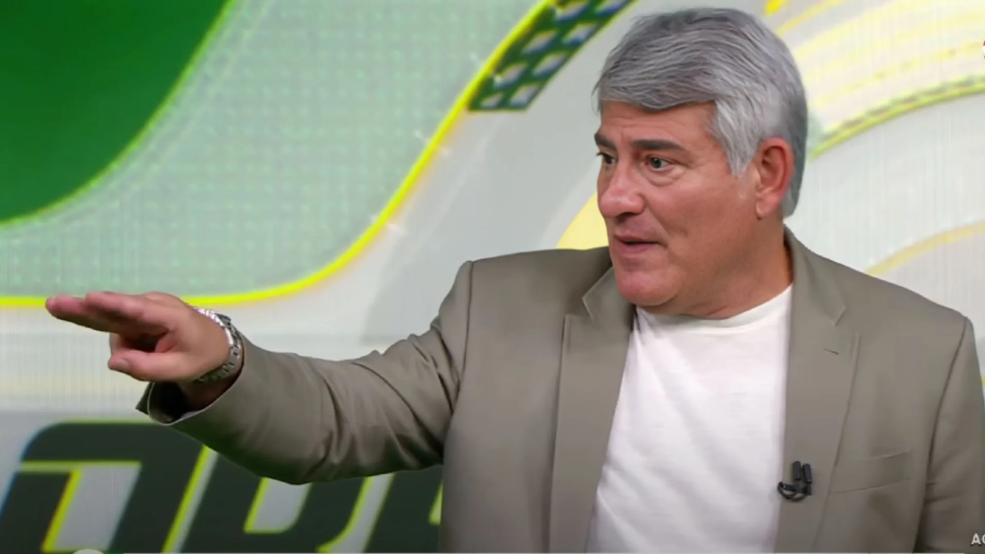 Cleber Machado escala melhor seleção brasileira da história: “Ronaldinho sobrava”