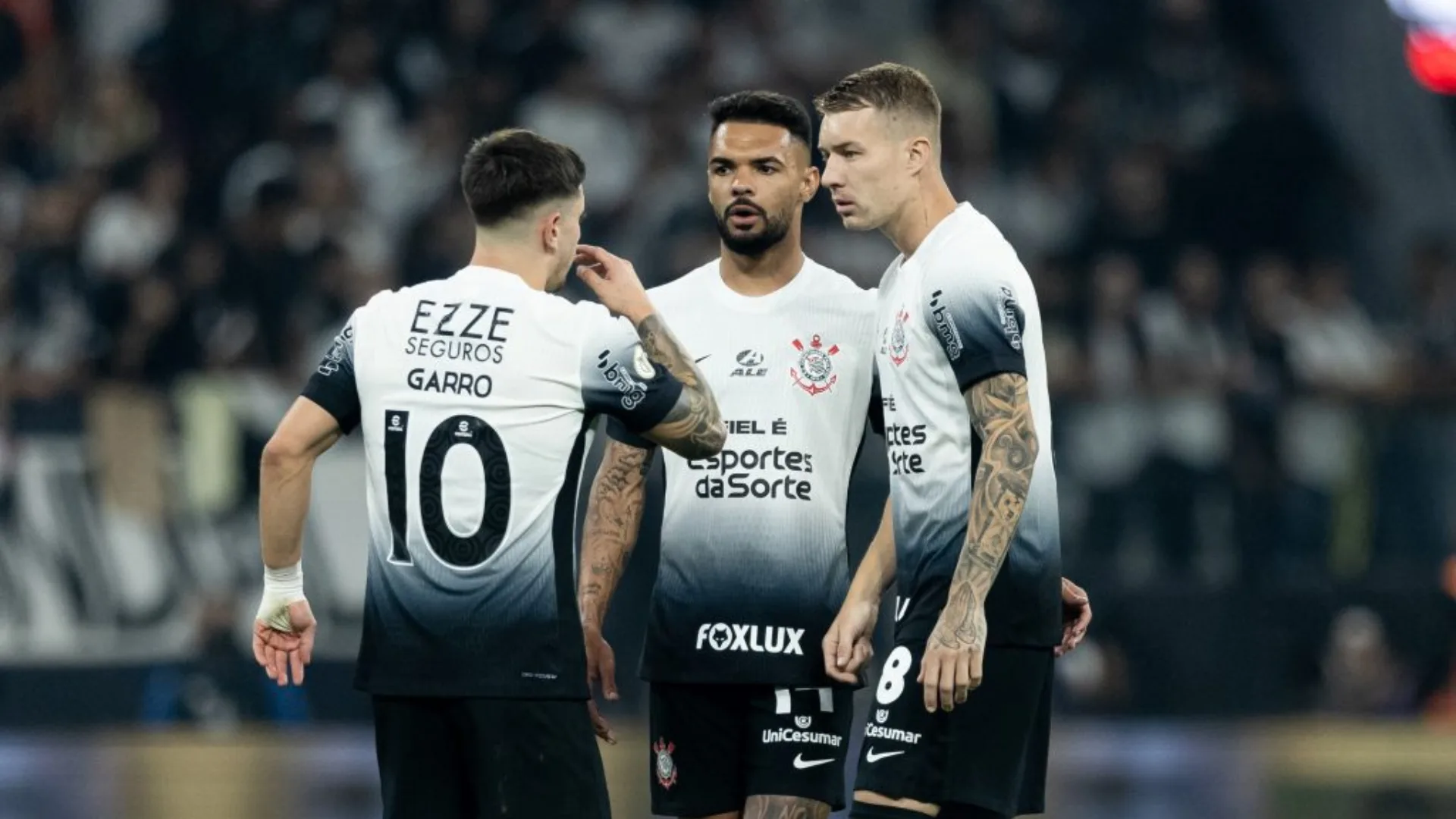 Massini questiona contratações do Corinthians: “Elenco mediano, caro”