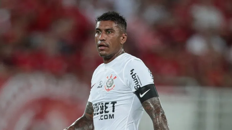 Ex-Corinthians, Paulinho revela conversas com clube do Brasileirão Série B para retornar ao futebol