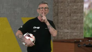 Craque Neto aponta exemplo no Brasil e alfineta torcida do Flamengo: “Terceirizada”