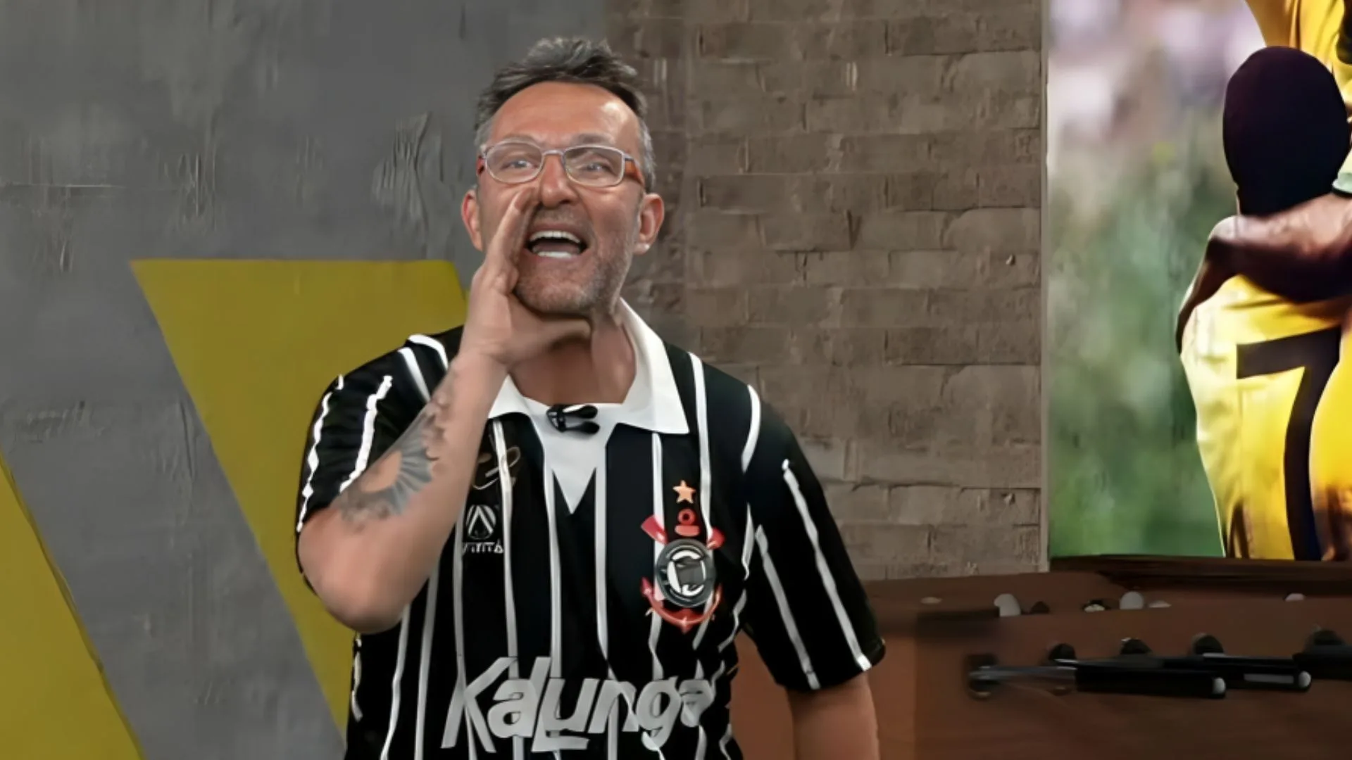 Craque Neto provoca rivais e revela acerto do Corinthians com Depay