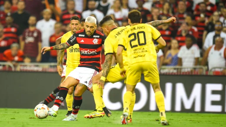 Craque Neto impressiona ao definir resultado de Peñarol x Flamengo na Libertadores