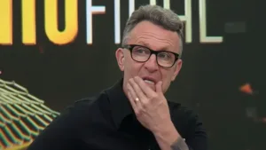 Craque Neto camisa 10 que “não está jogando nada” no Brasil: “Segura a onda”