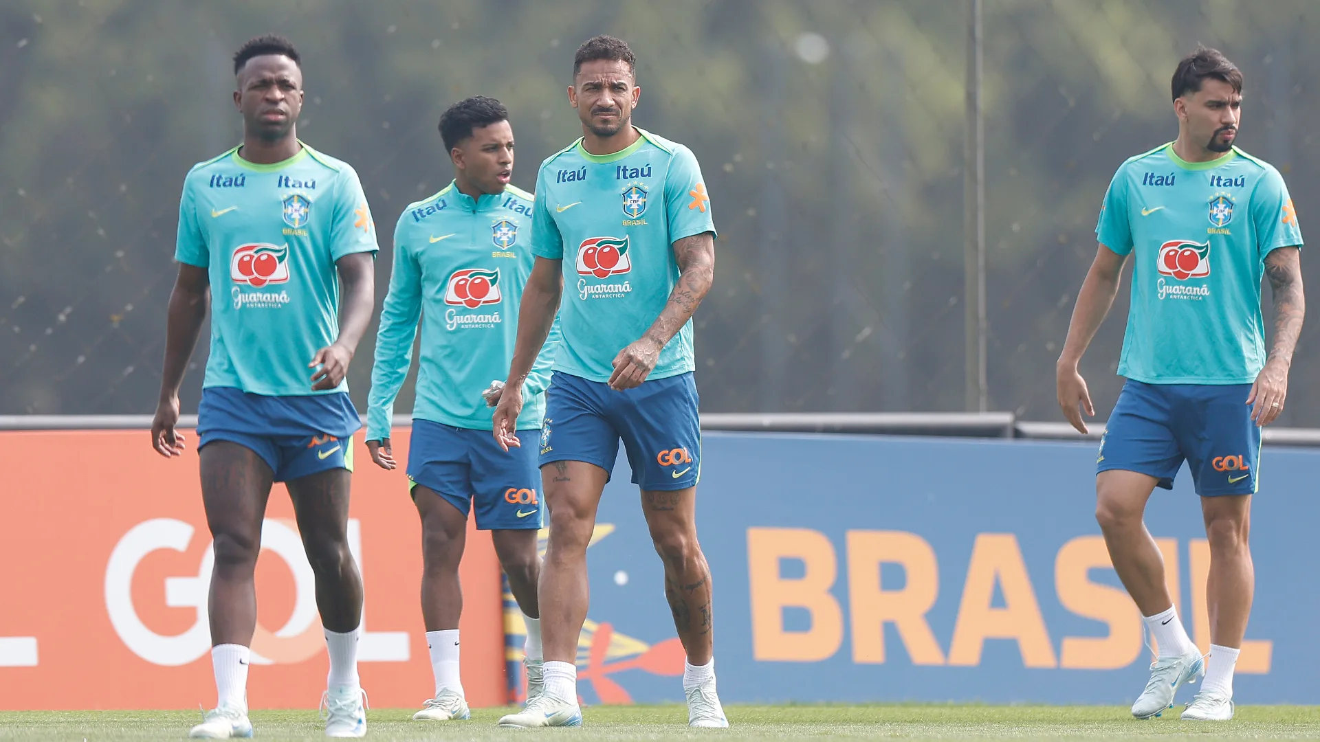 Danilo critica trocas de comando na seleção brasileira: “Estamos um passo atrás”