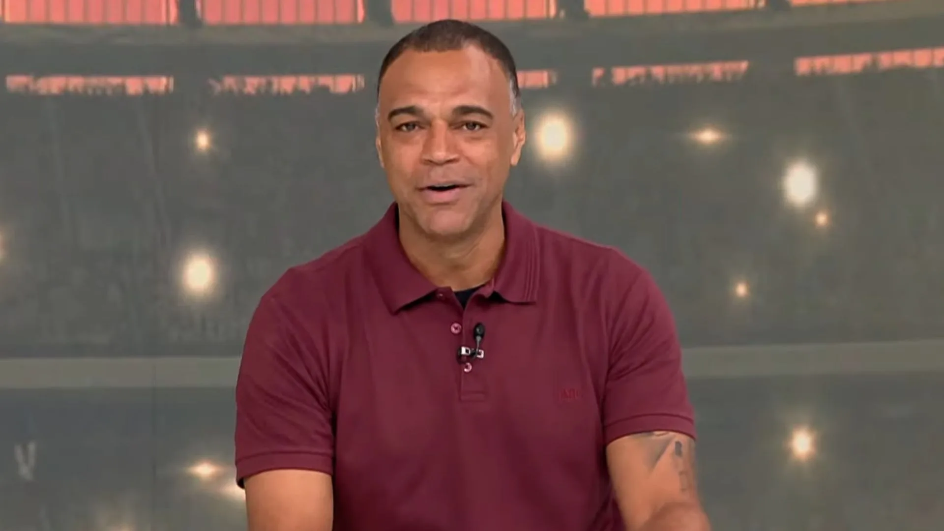 Denílson indica falha de zagueiro do Flamengo no gol do Peñarol na Libertadores: “Driblado com facilidade”