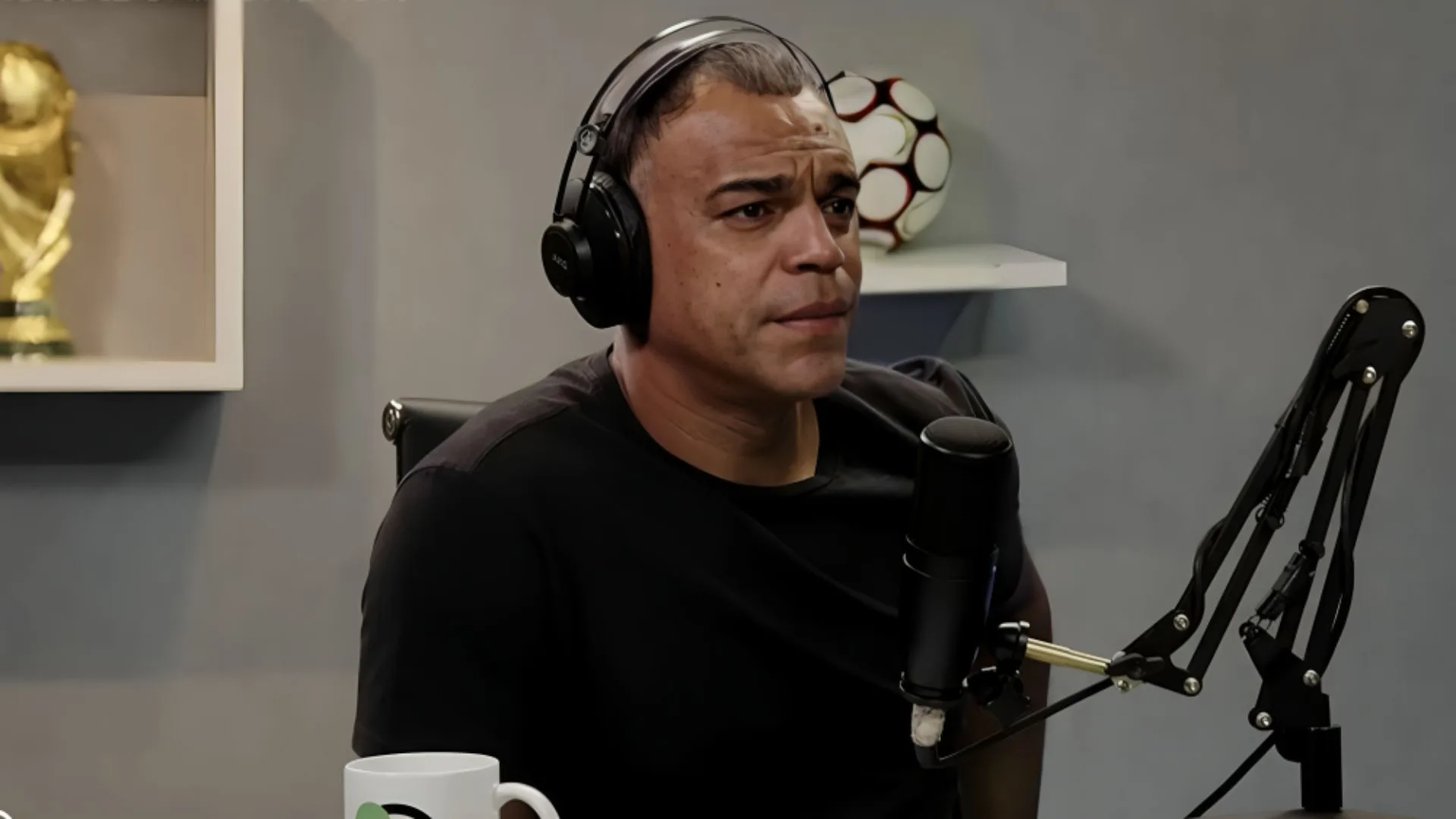 Denílson alerta possível surpresa entre os rebaixados no Brasileirão: “Situação complicada”