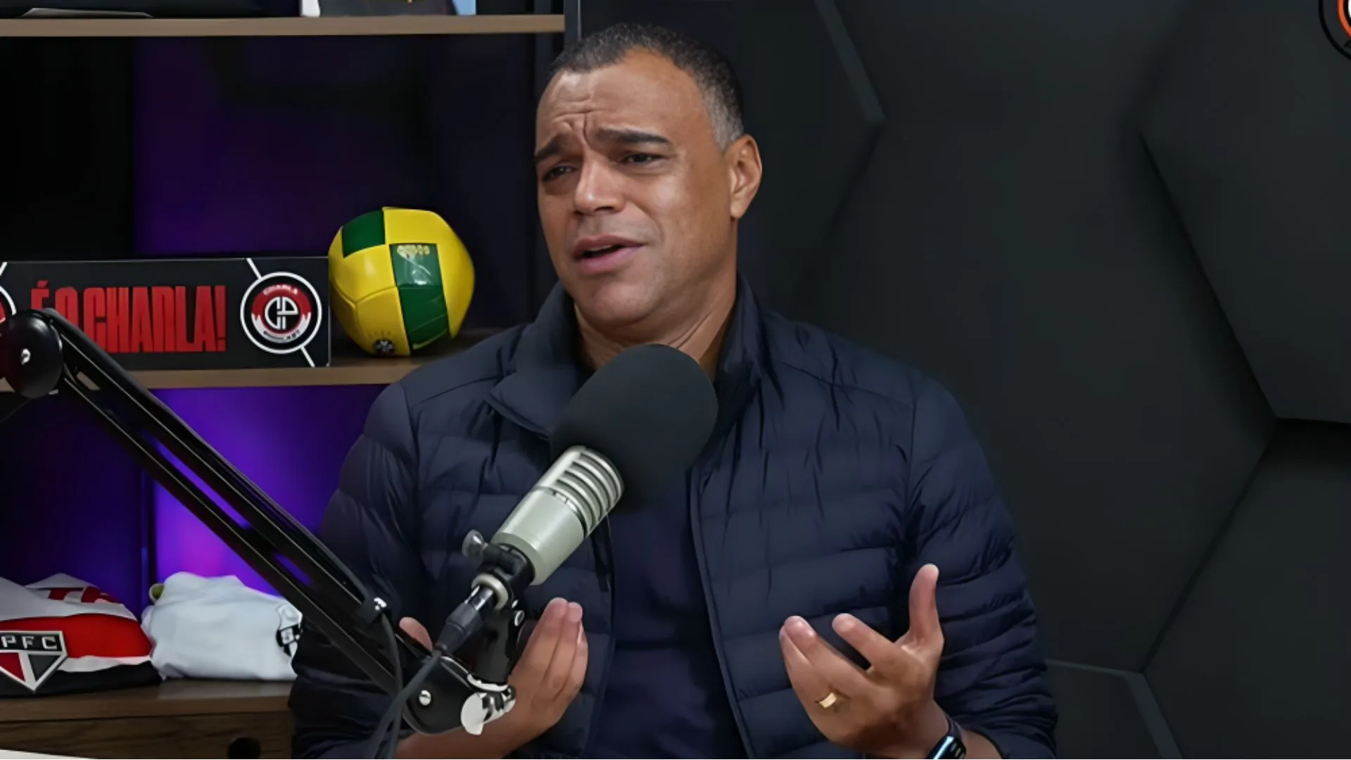 Denílson exclui Flamengo e indica time que dá gosto ver no Brasil hoje