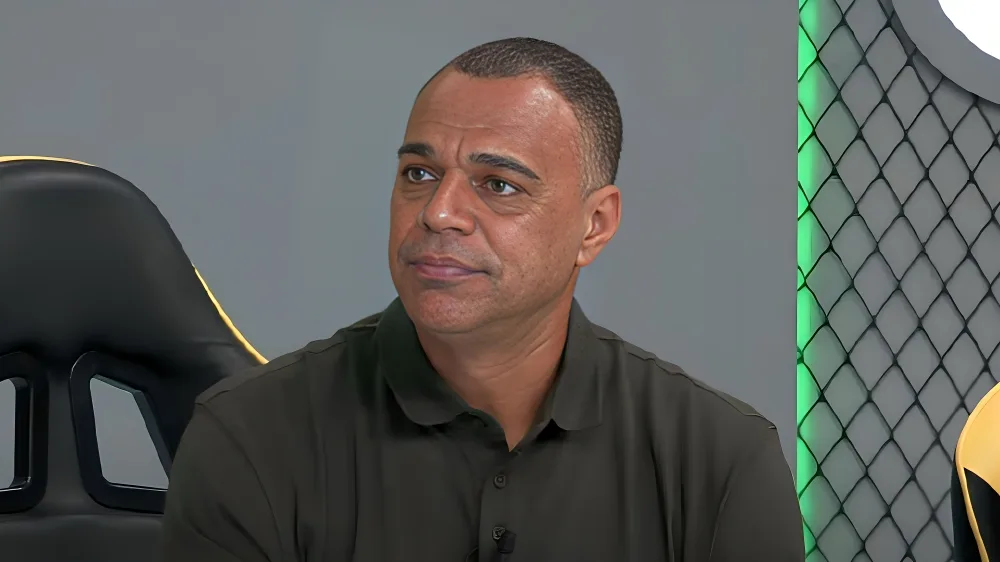 Denílson prevê futuro de Memphis Depay no Corinthians: “Isso é fato”