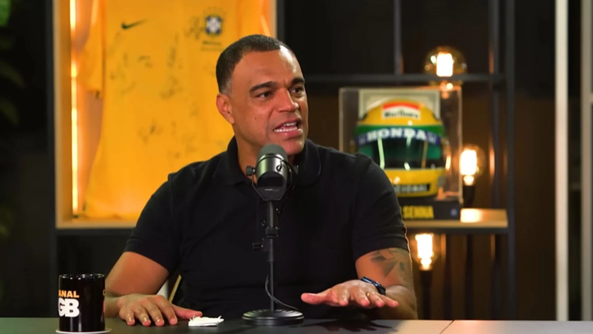 Denílson cita ‘injustiça’ na Bola de Ouro e aponta favorito: “Vem forte”