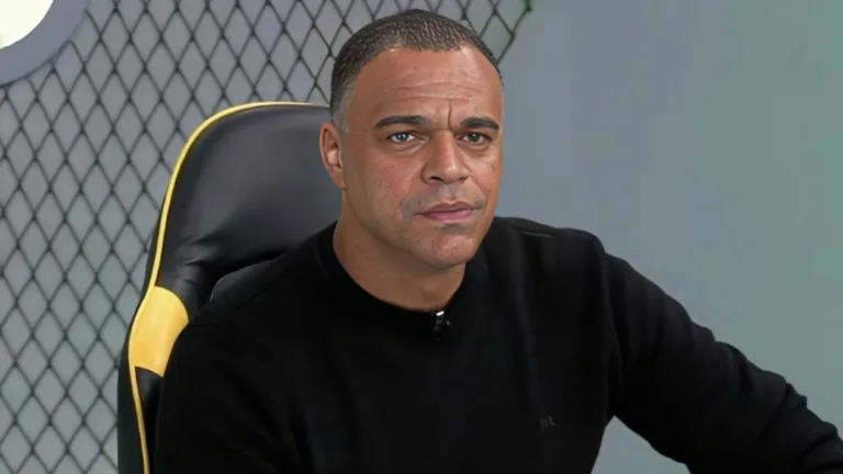 Denílson aponta clube com ambiente inexplicável no Brasil: “Não entendo”