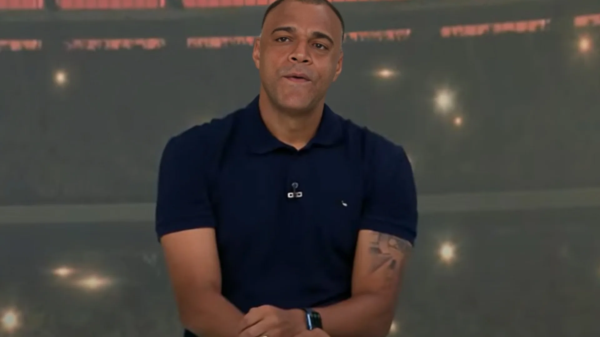 Denílson manda recado para Calleri em eliminação do SPFC: “Não pode reclamar”