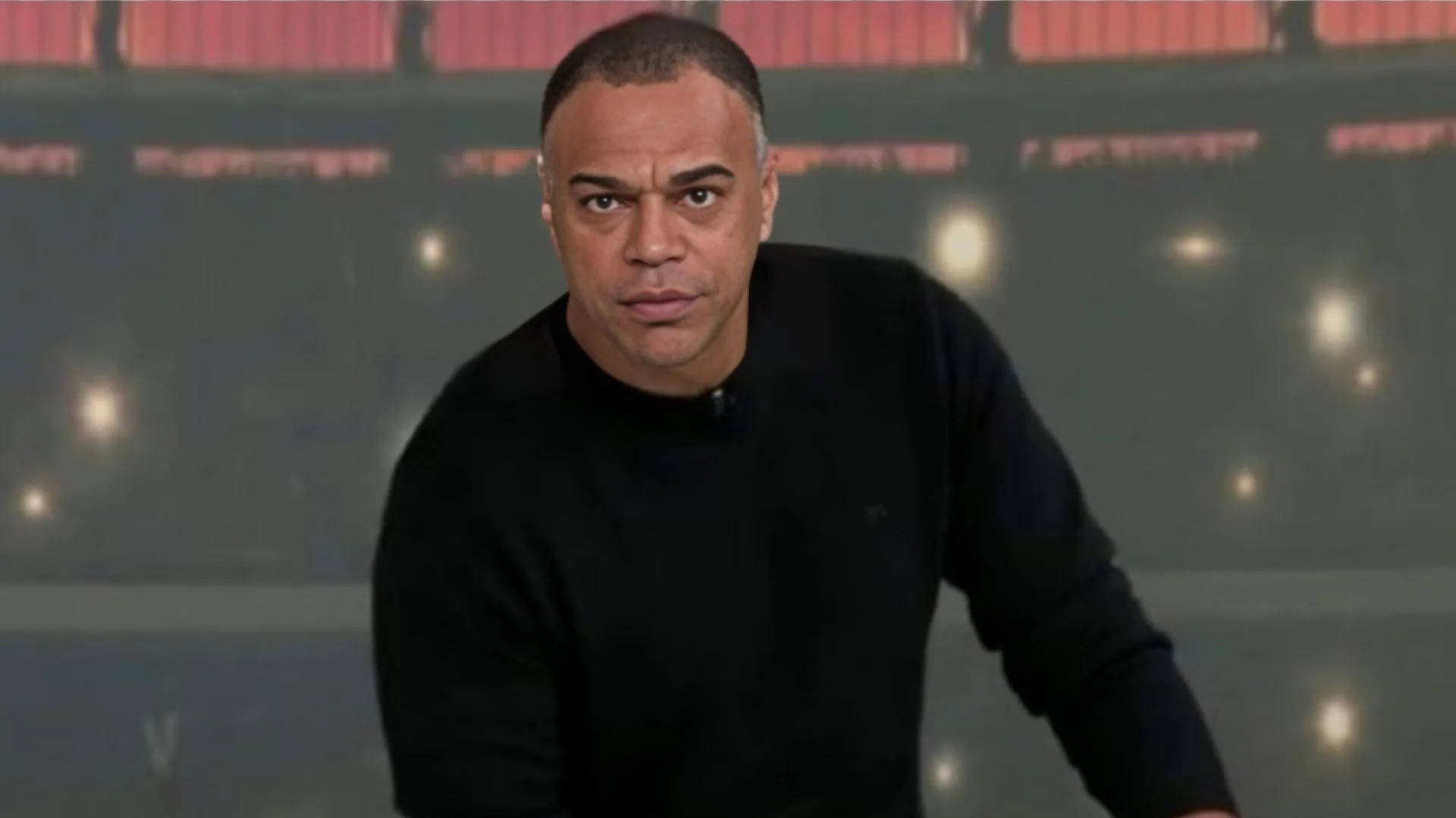 Denílson faz apelo sobre Corinthians x Palmeiras: “Igual time pequeno”