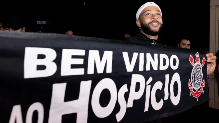 Contratação de Memphis Depay pelo Corinthians pode ter salário de R$ 4 milhões, diz Nicola