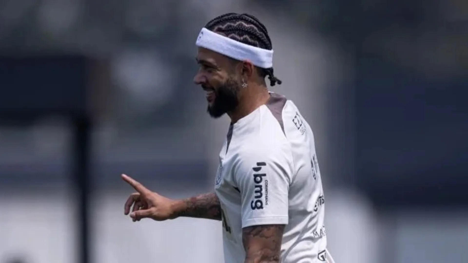 Danilo Lavieri explica reação dos torcedores rivais após anúncio de Depay no Corinthians