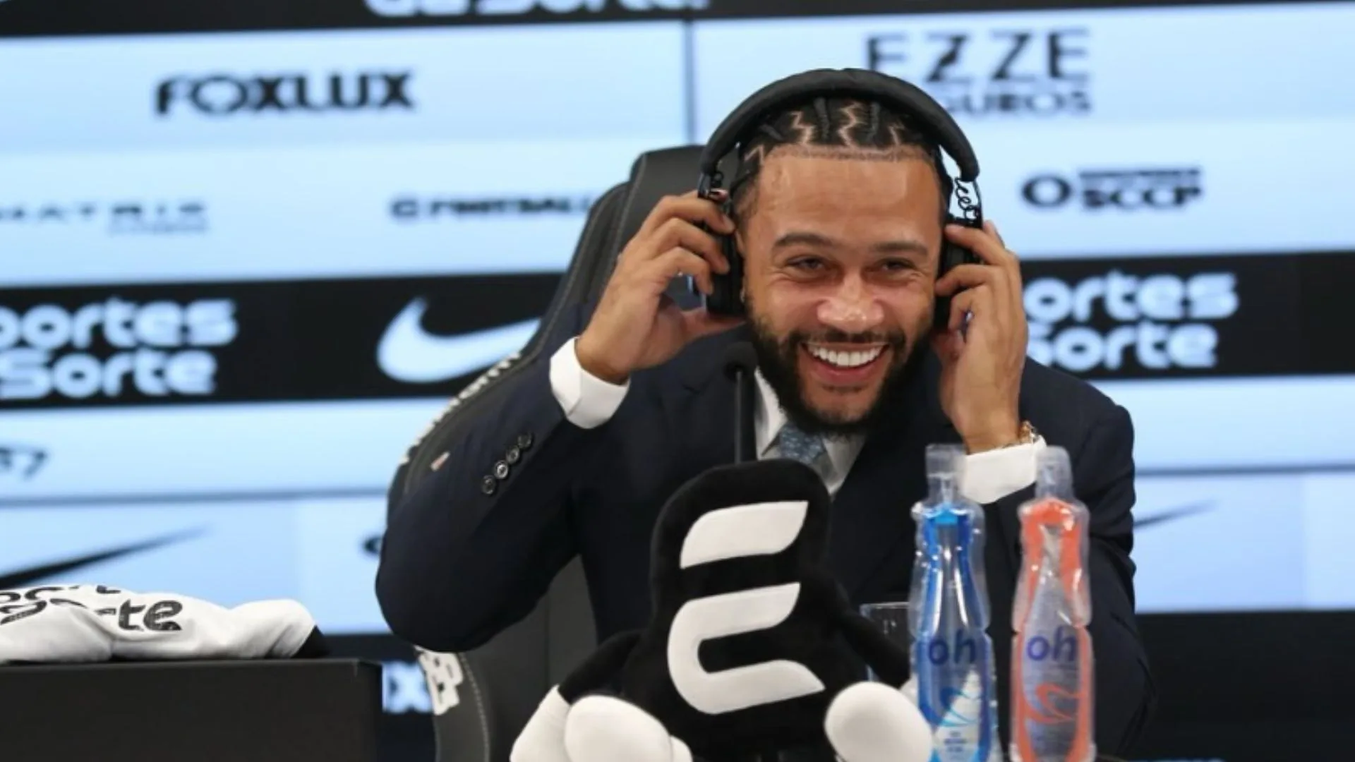 Corinthians paga muito caro para trazer Depay para o Brasil; entenda