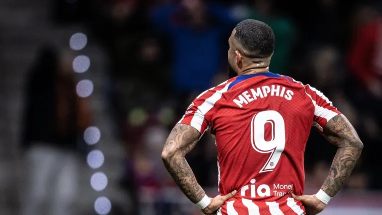 Samir Carvalho avalia chances reais de Depay no Corinthians