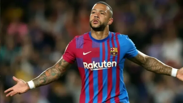 Marcos ironiza o Corinthians, mas surpreende ao abordar Depay no Brasileirão