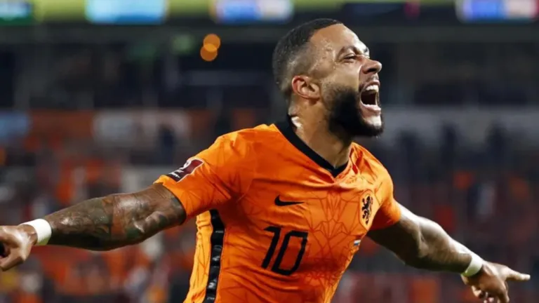 Ronald Koeman dá importante declaração sobre Memphis Depay no Corinthians