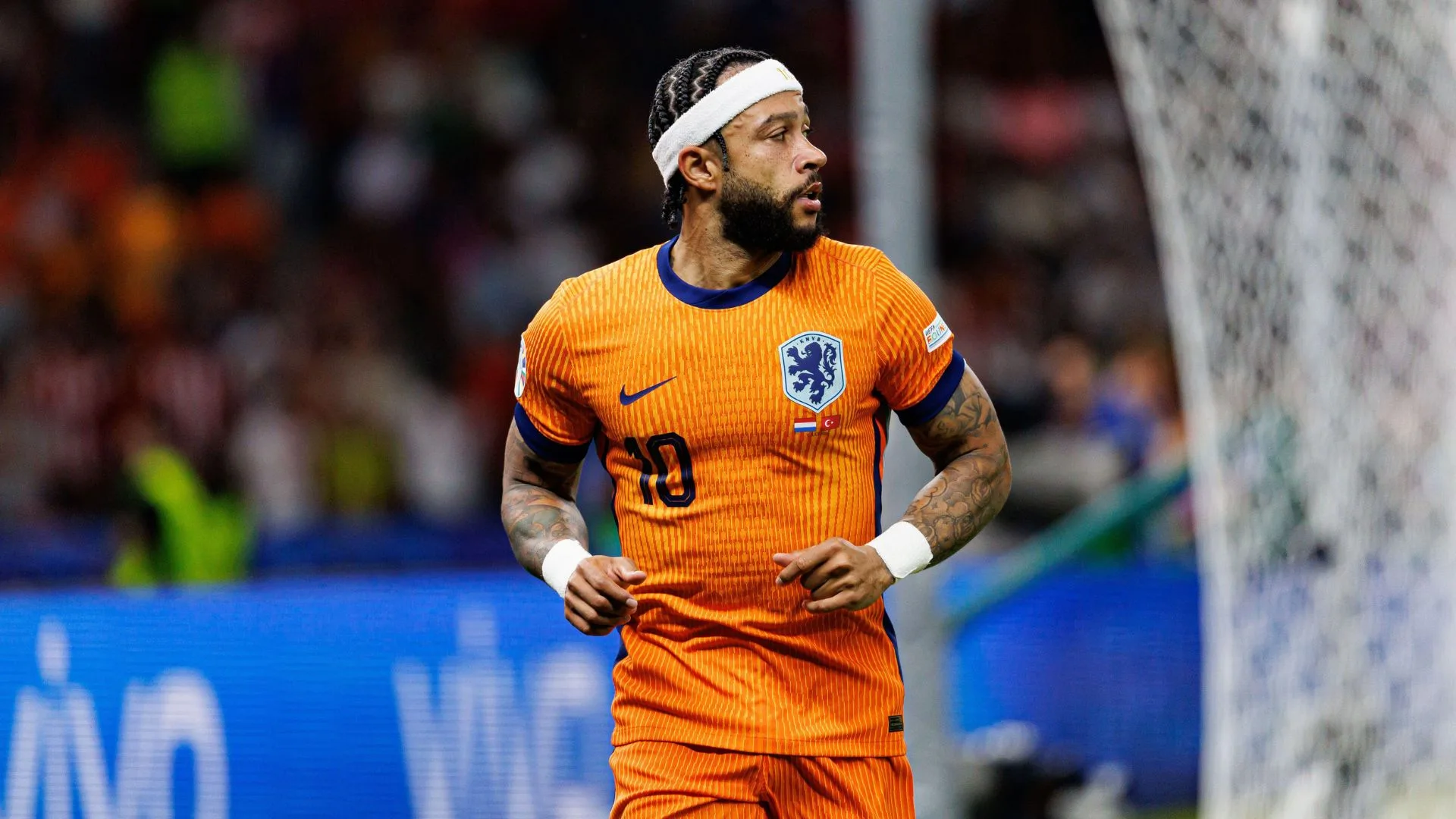 Corinthians quer Memphis Depay para os duelos contra o Fortaleza pela Copa Sul-Americana