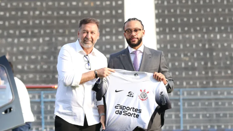 Depay responde Neymar após publicação nas redes sociais