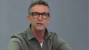 Craque Neto elege goleiro “raridade” no futebol brasileiro: “Poucos fazem isso”