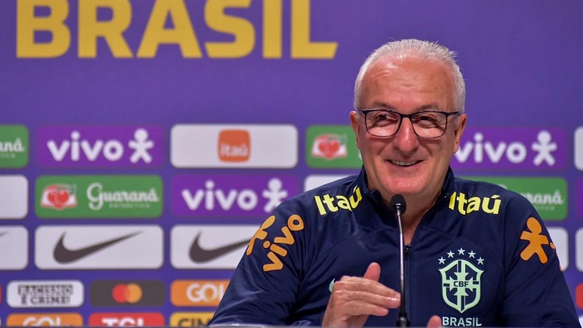 Torcedores ignoram Weverton e pedem goleiro na seleção brasileira de Dorival Júnior: “Titular”