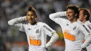 Elano coloca Neymar acima de Ronaldinho Gaúcho, Kaká e outros: “O melhor que joguei junto”