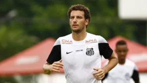 Elano ignora Santos e aponta três times que marcaram sua infância