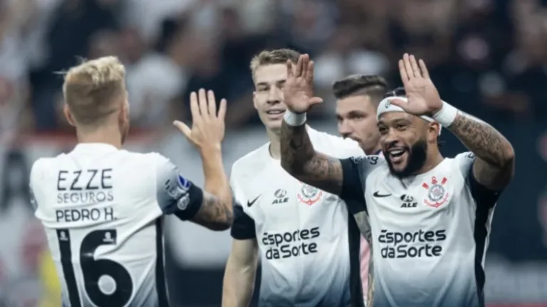 Arnaldo Ribeiro é otimista sobre situação do Corinthians hoje: “Elenco para disputar títulos”