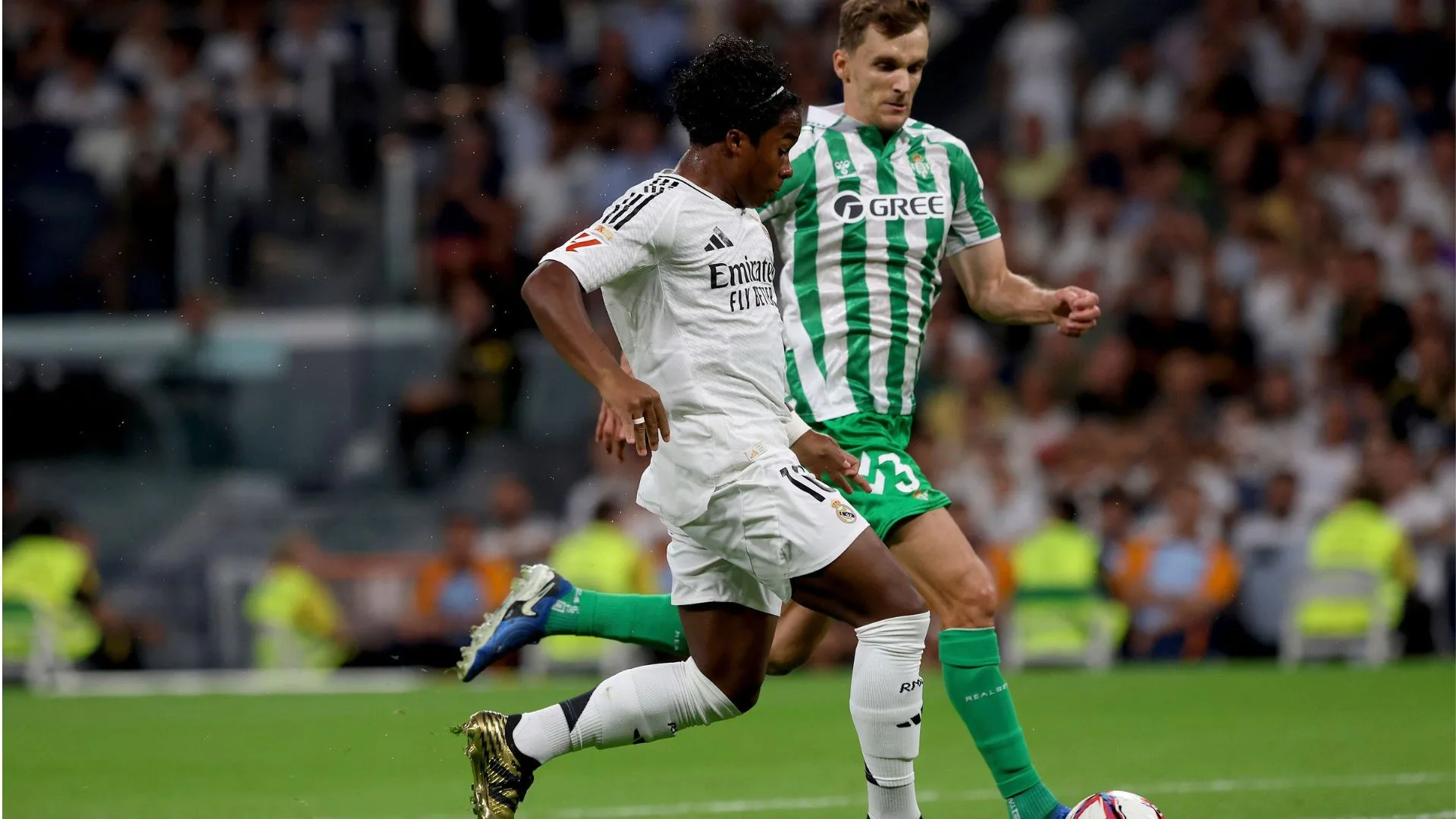 Endrick, do Real Madrid, entra no top 10 de melhores jovens jogadores do mundo; confira