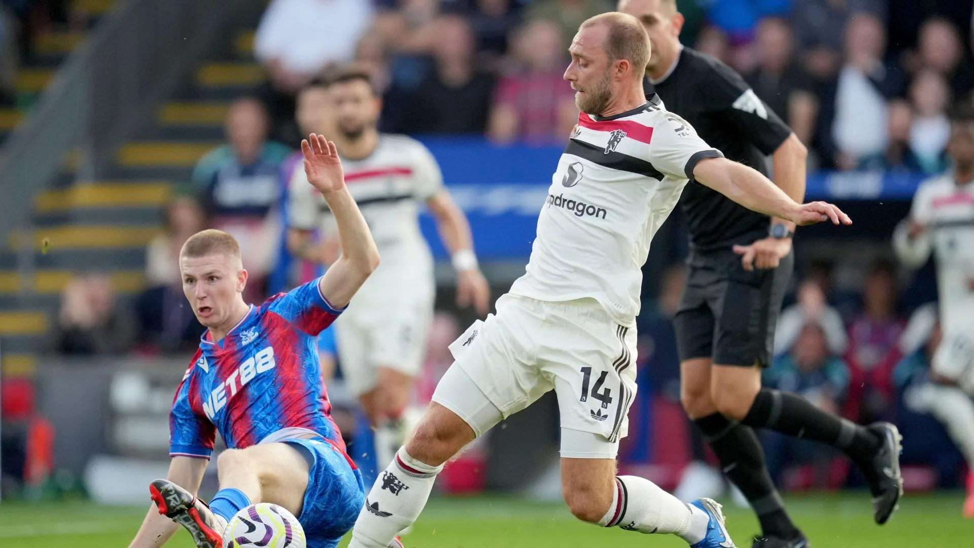 Manchester United x Crystal Palace: Red Devils dominam no primeiro tempo na Premier League