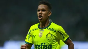 Estêvão, do Palmeiras, pode passar jogador do Flamengo em gols