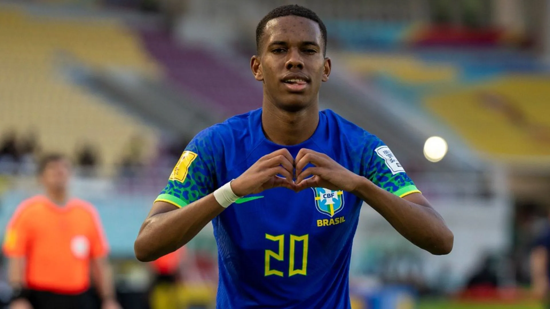 Paulo Nunes escala seleção brasileira ideal com Estêvão: “Destemida”