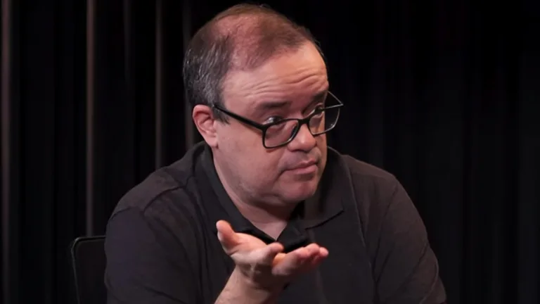 Everaldo Marques, narrador esportivo, revela time de coração: “Não tenho problema em dizer”