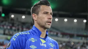 Fábio, do Fluminense, aponta time brasileiro ajudado pela arbitragem